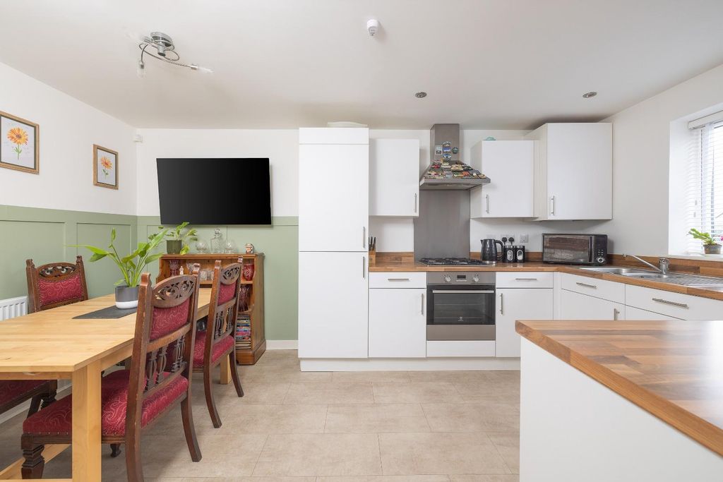 Property photo 1 of 24 Char4708.Jpg