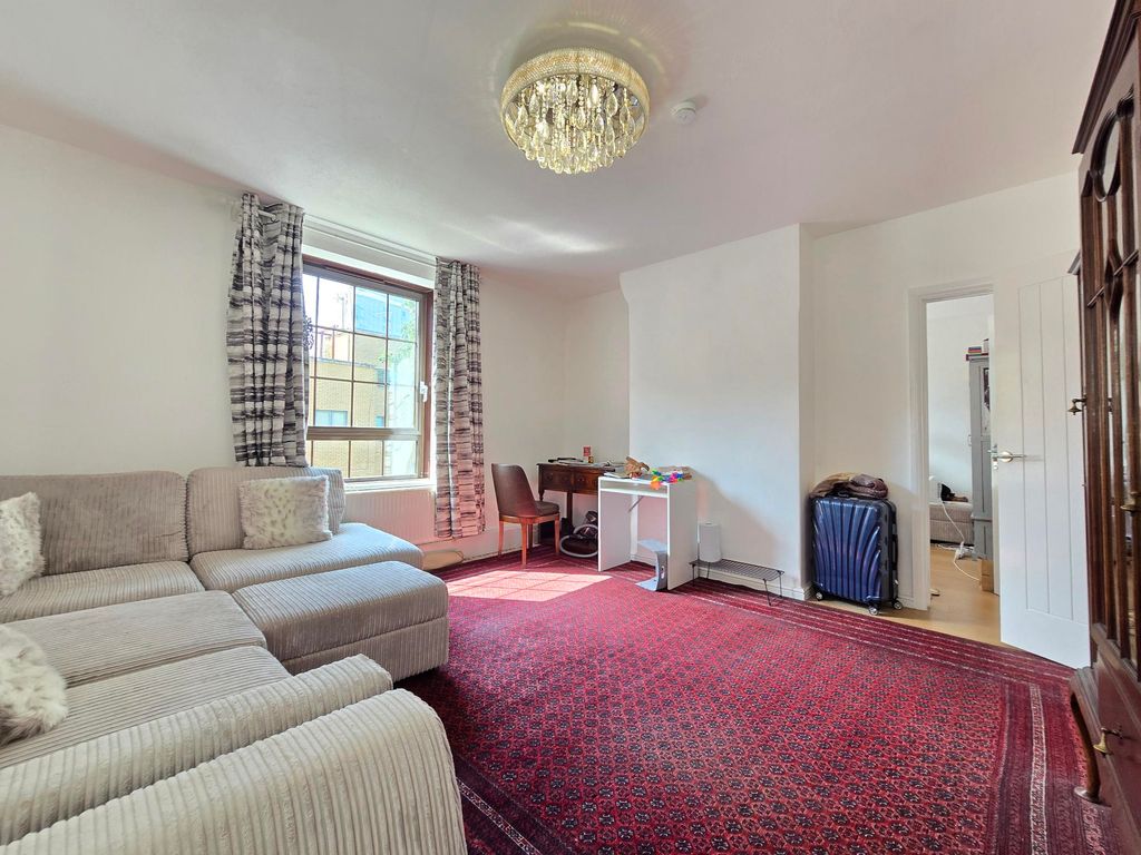 Property photo 3 of 10
