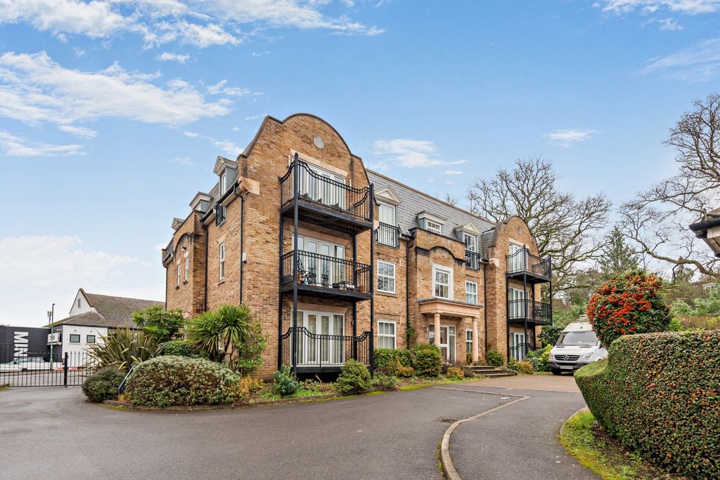 Property photo 1 of 8 St. James Gate