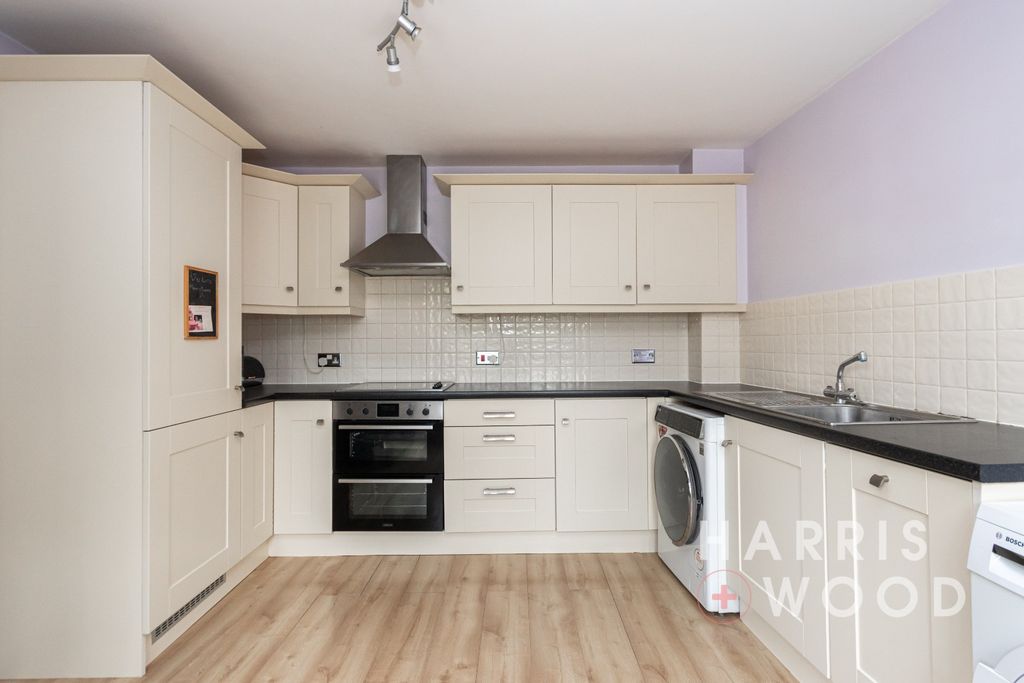 Property photo 2 of 18 4164995