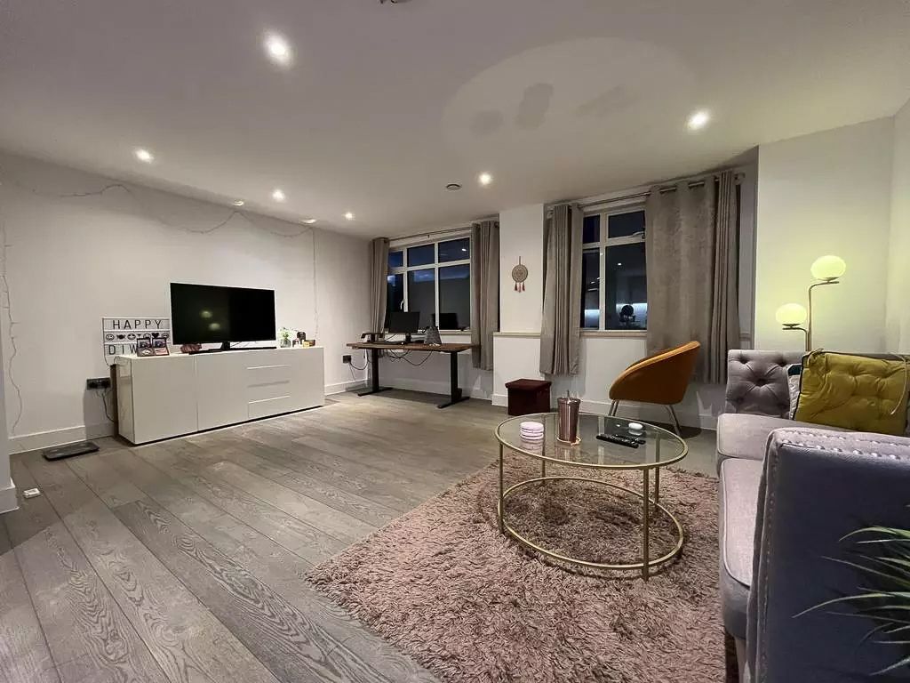 Property photo 3 of 16 Yopa-1024-7