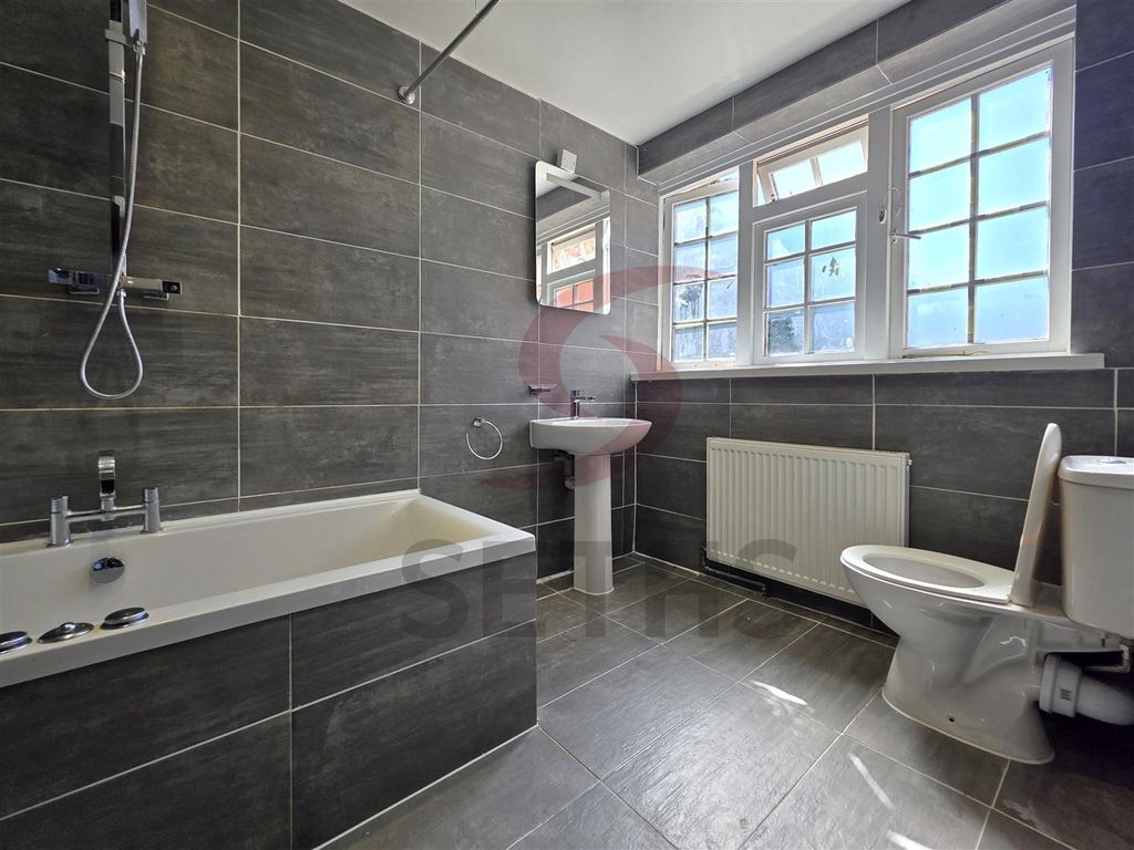 Property photo 2 of 5 Bathroom