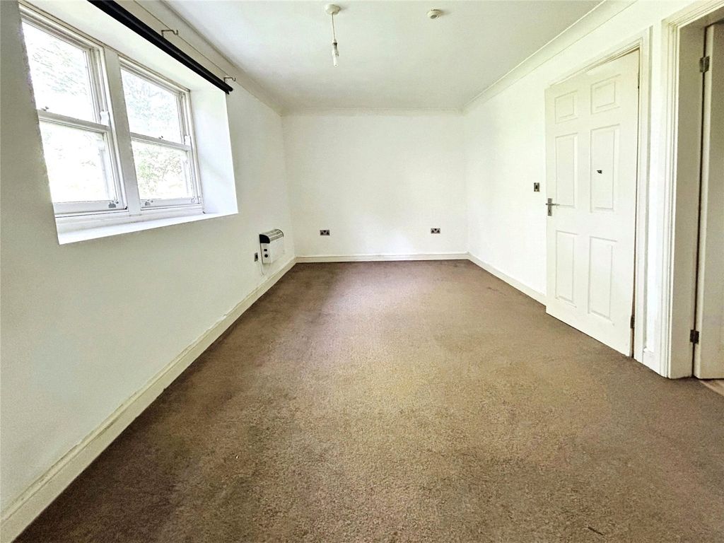 Additional image 7 of 2 bed flat for saleThe Manor House, 68 Moorside Avenue, Crosland Moor, Huddersfield HD4
