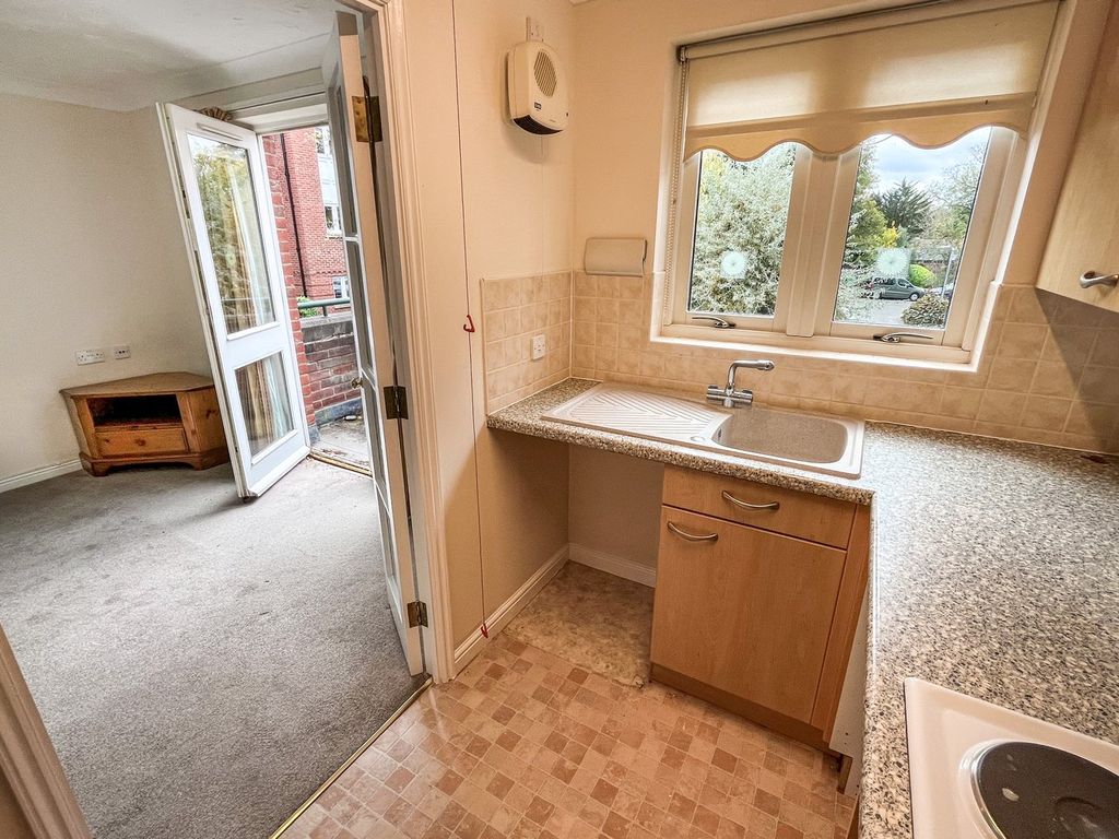 Property photo 3 of 12