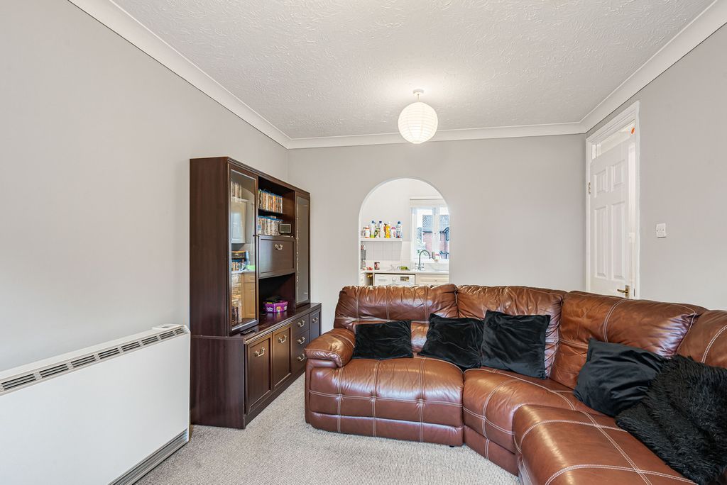 Property photo 3 of 11
