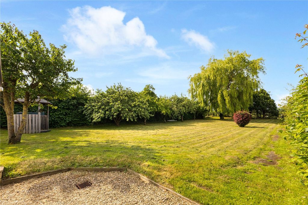 Property photo 2 of 10 Garden