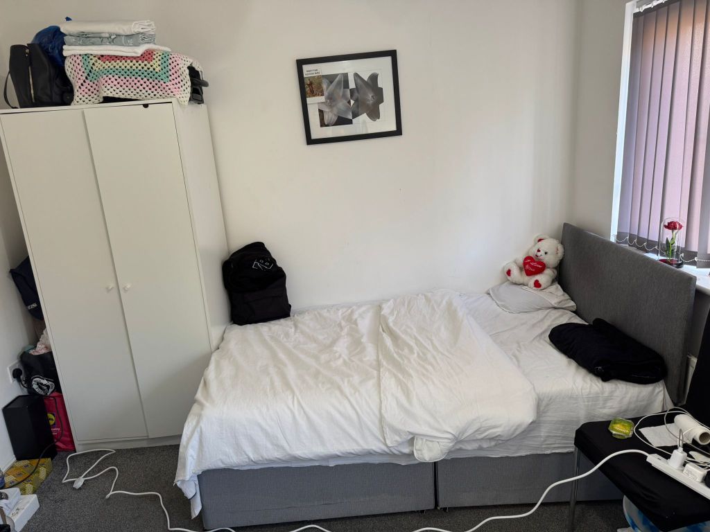 Property photo 2 of 12