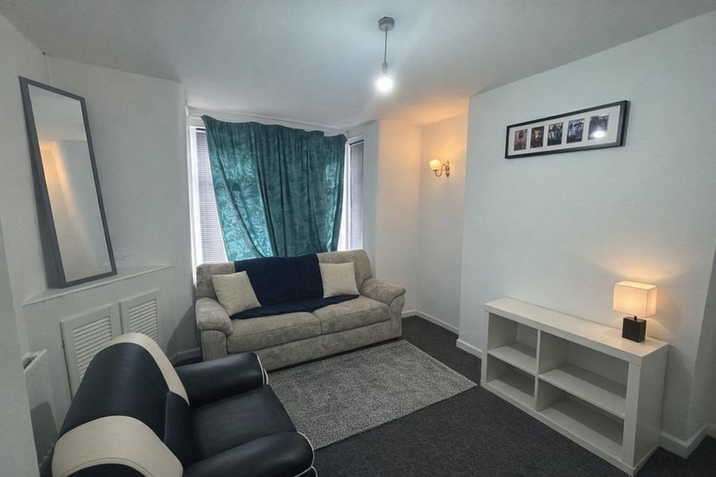 Property photo 2 of 8 Photo 1