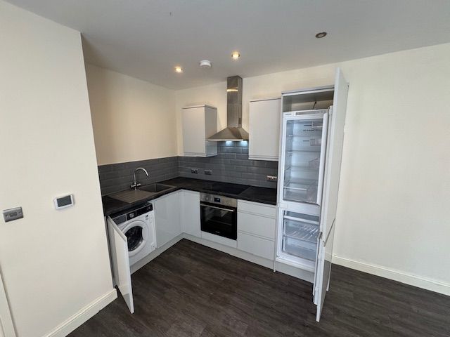 Property photo 3 of 12 Entrance Porch