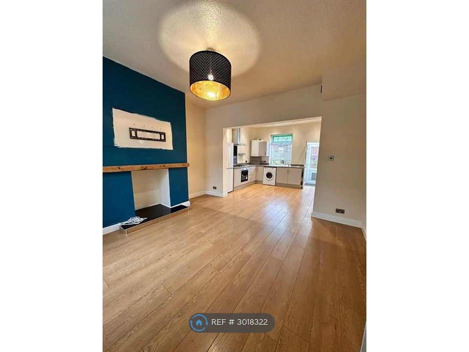 Property photo 3 of 10 Reception And Kitchen