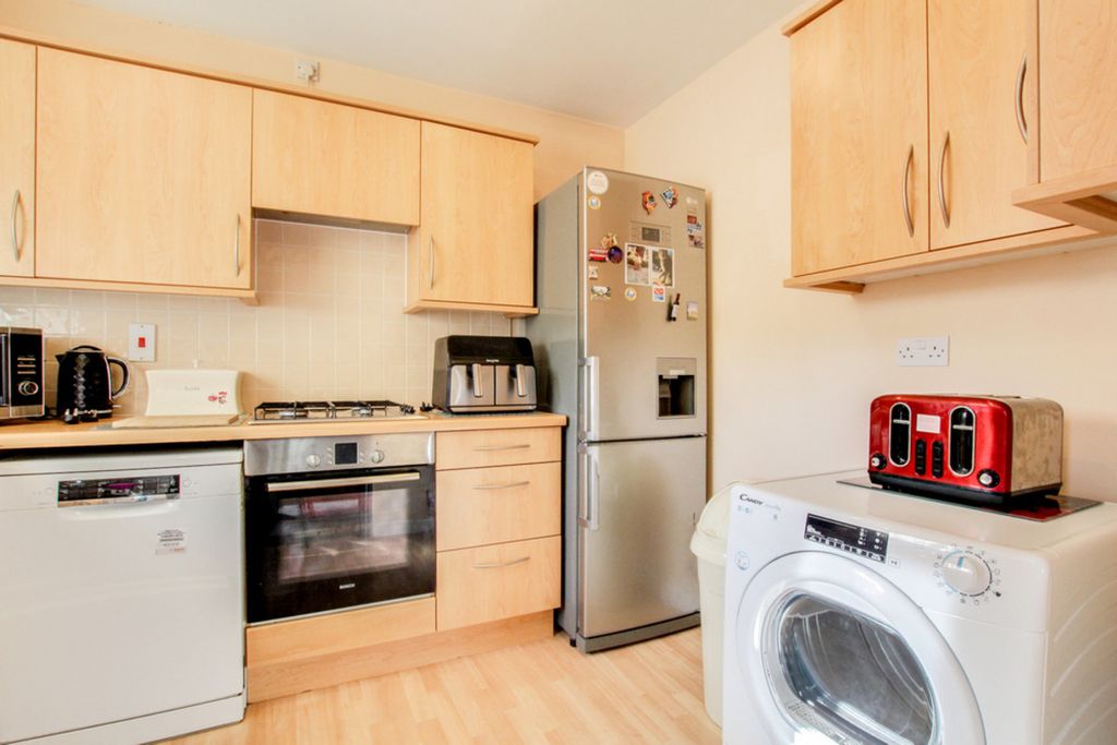 Property photo 3 of 19