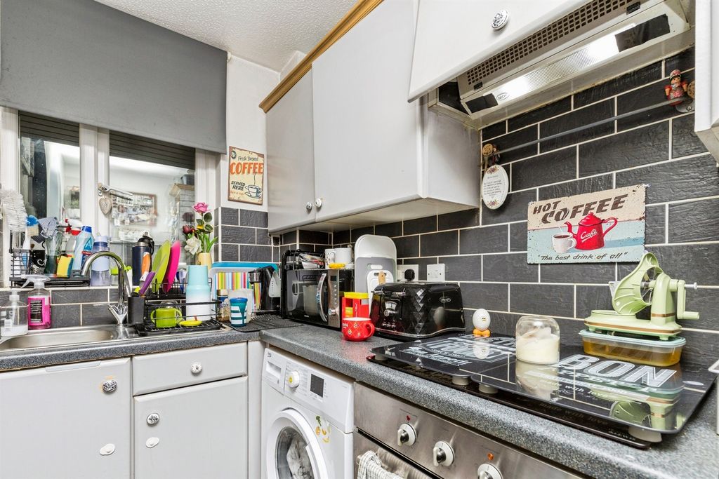 Property photo 3 of 14