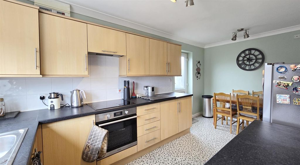 Property photo 2 of 15 Kitchen/Diner