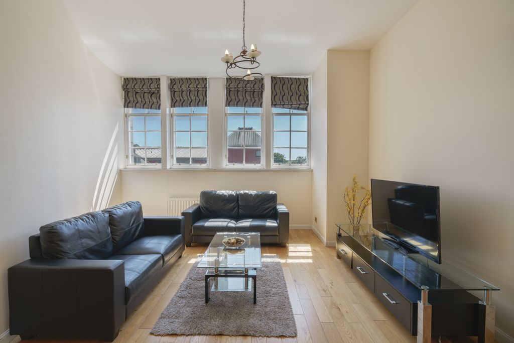 Property photo 3 of 15
