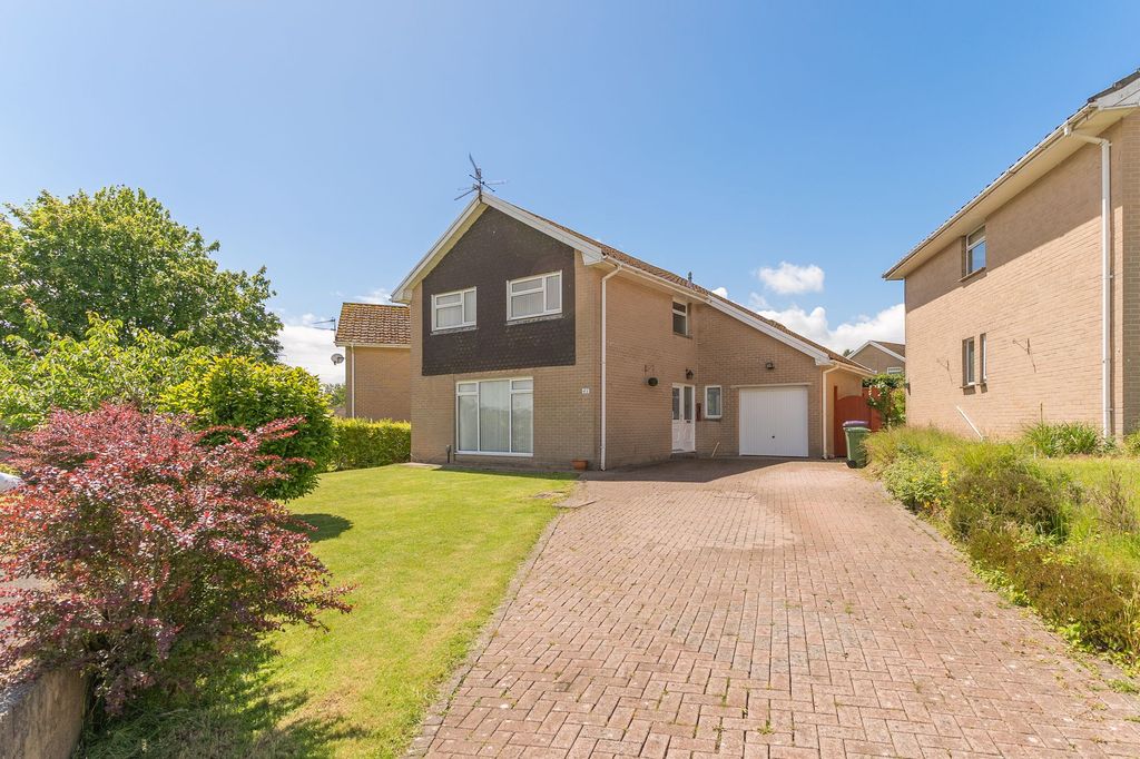 Property photo 1 of 27