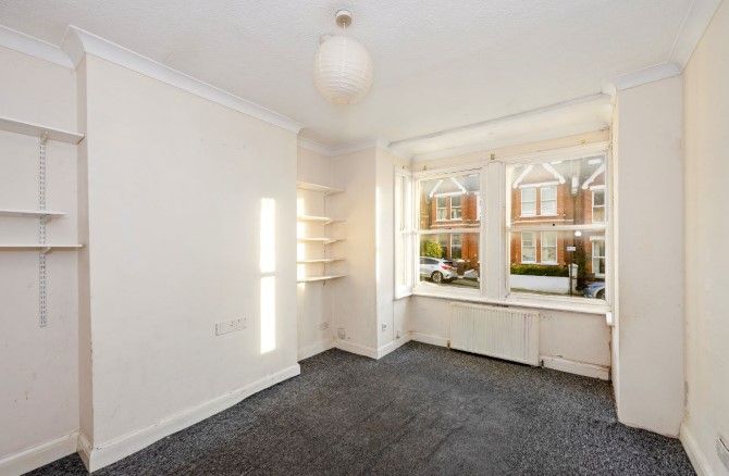 Property photo 2 of 32