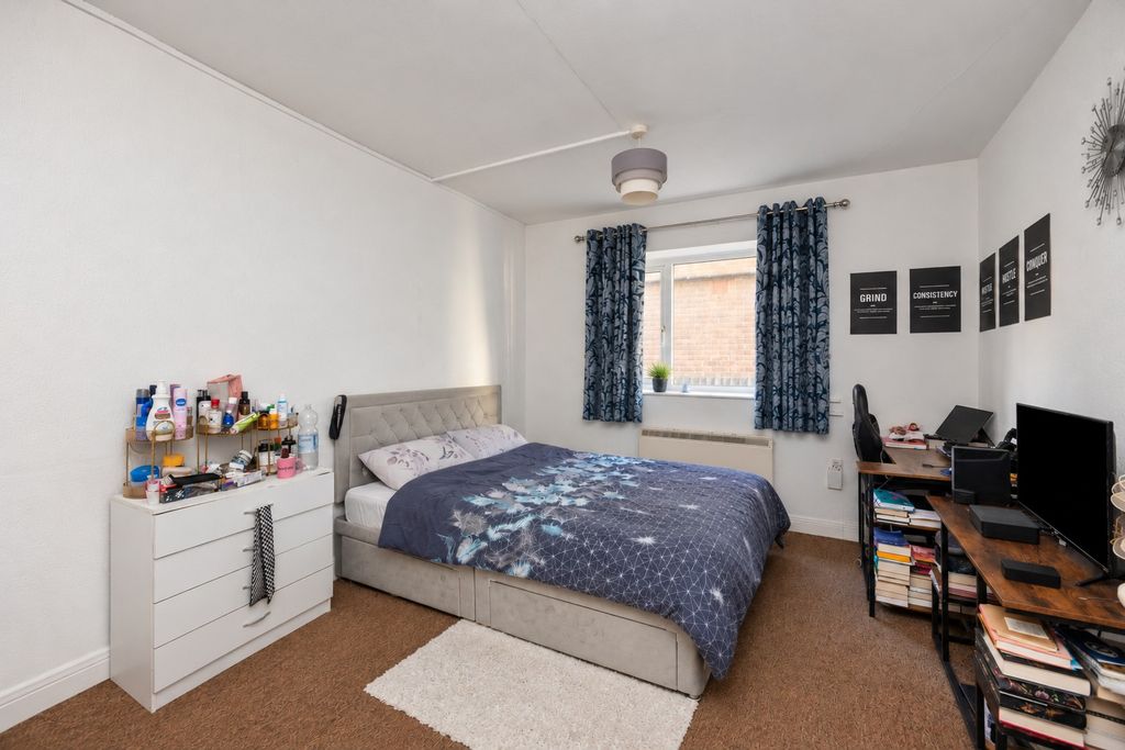 Property photo 2 of 10 6098631