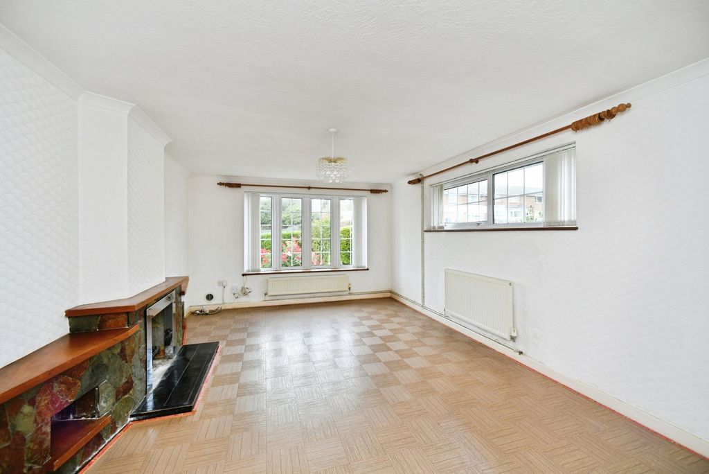 Property photo 2 of 17 Living Room