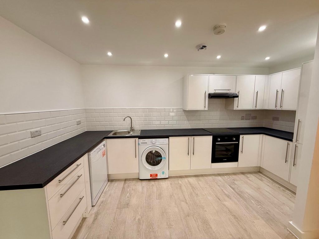 Property photo 2 of 8 Kitchen