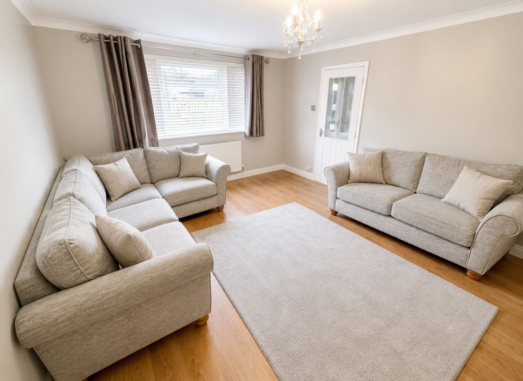 Property photo 2 of 9 4792391
