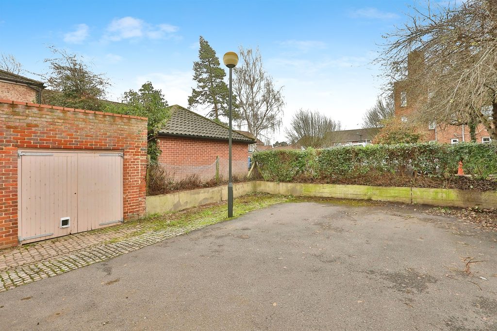Property photo 2 of 15