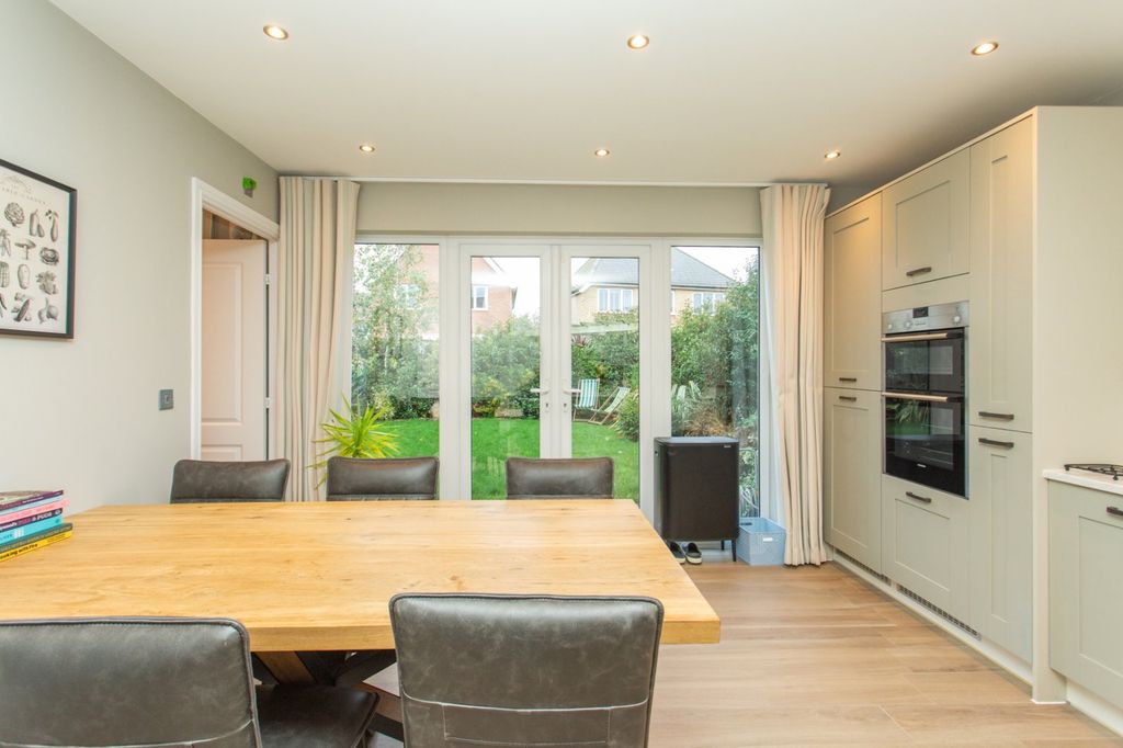 Property photo 3 of 17 Picture 3