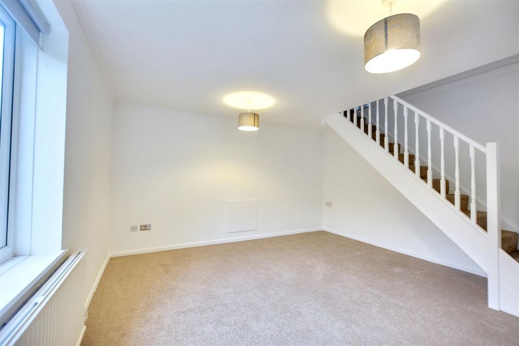 Property photo 3 of 27 Lounge_1.Jpeg