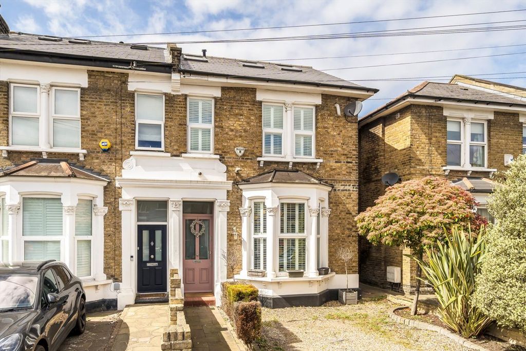 Property photo 1 of 11