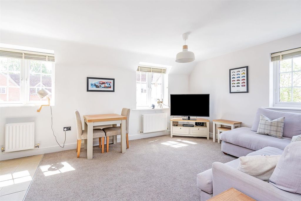 Property photo 3 of 9 17 Foxley Drive_4.Jpg