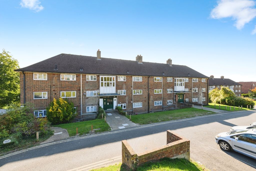 Property photo 2 of 16 Photo