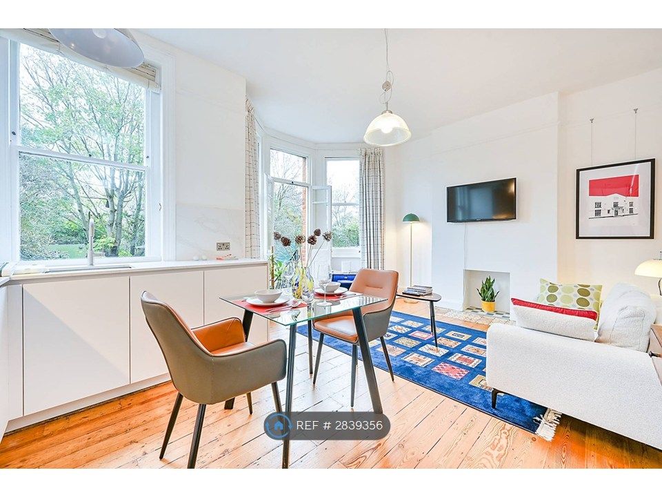 Property photo 1 of 14 Living Room