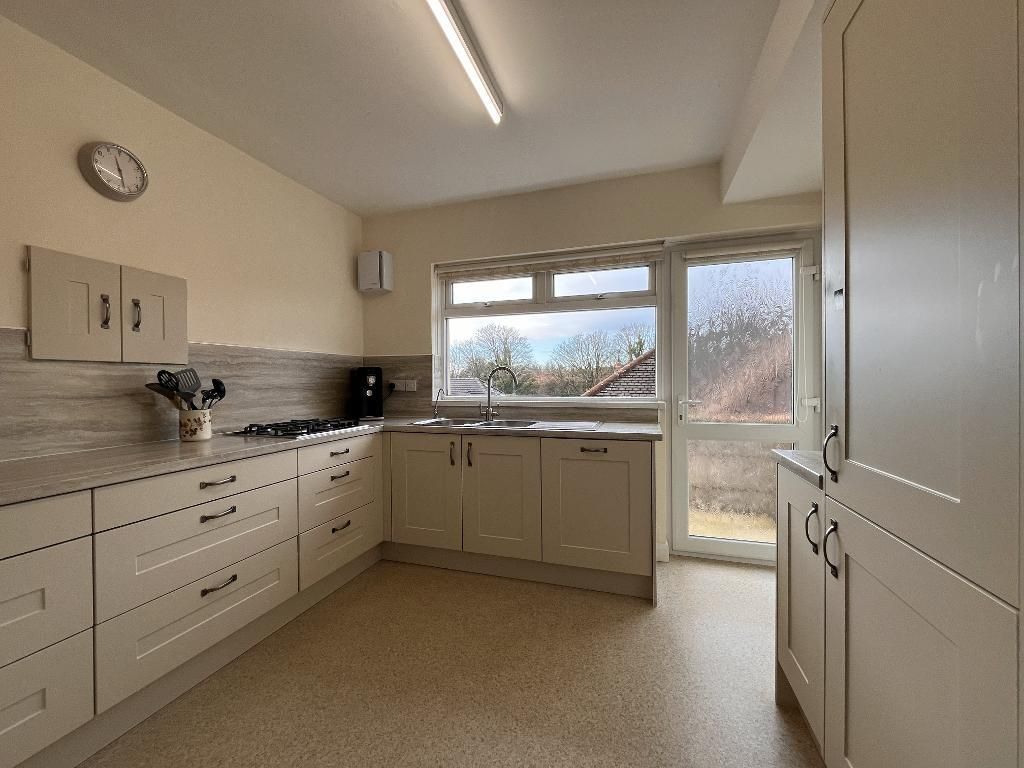 Property photo 3 of 22 Kitchen