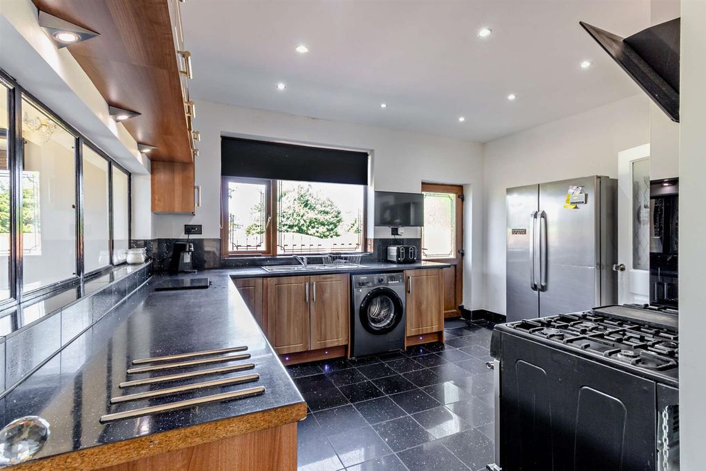 Property photo 3 of 36 Kitchen