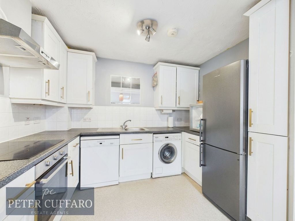 Property photo 3 of 9