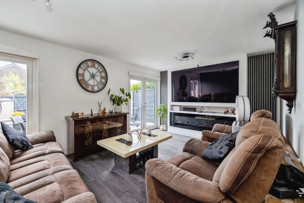 Property photo 2 of 16 Pbox-Img.Jpg