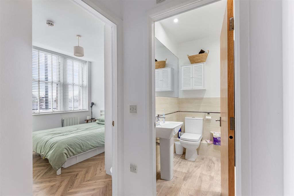 Additional image 13 of 1 bed flat for saleParish Gate, Burley In Wharfedale, Ilkley LS29