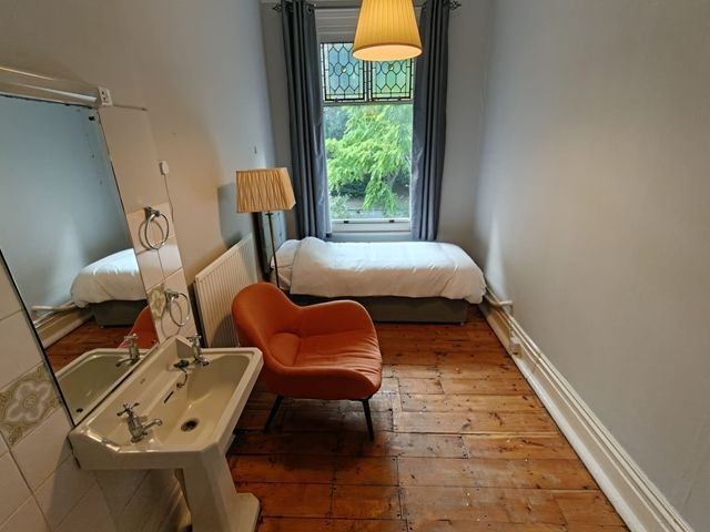Property photo 3 of 4