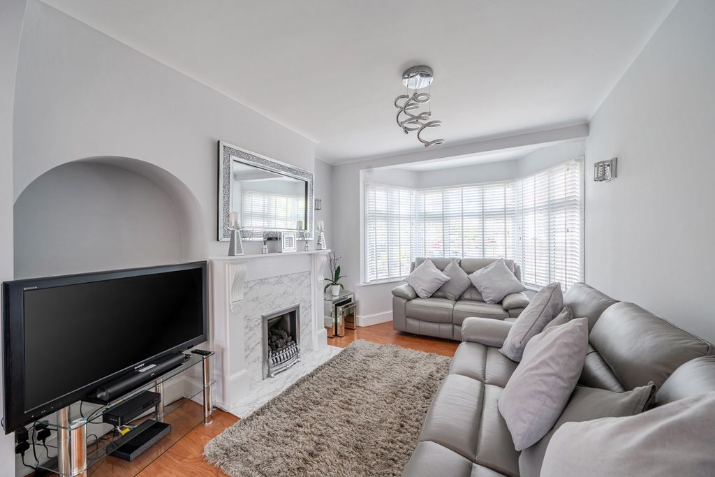 Property photo 2 of 18 1501043-8-6A73188...