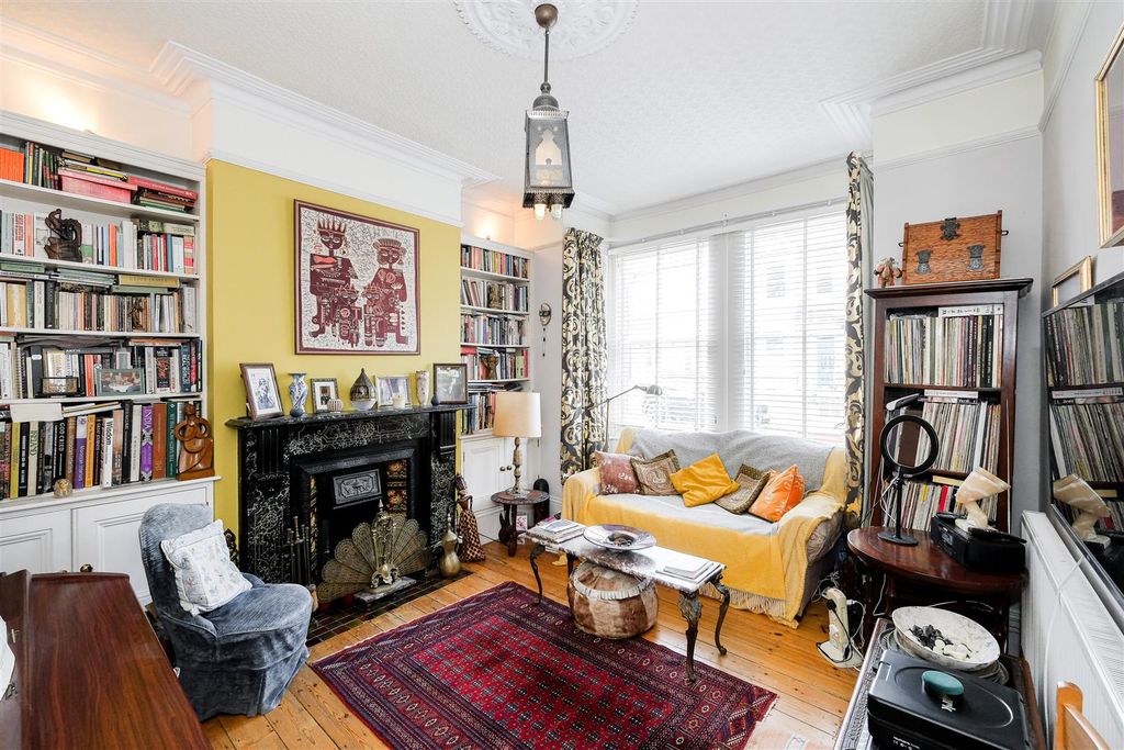 Property photo 3 of 18 53 Wynndale Road-11.Jpg