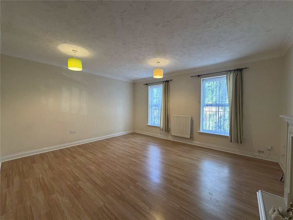 Property photo 3 of 3 Picture No. 04