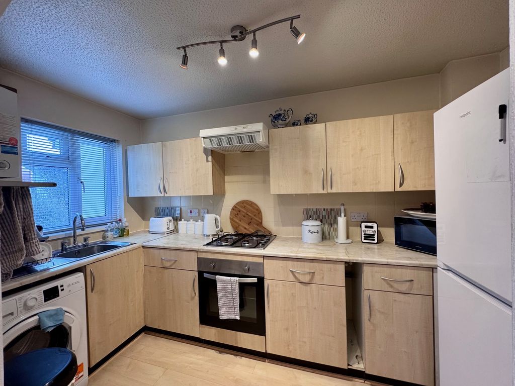 Property photo 1 of 18 Kitchen