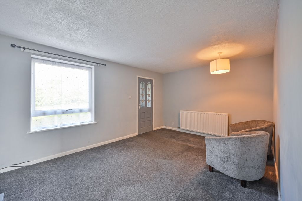 Property photo 3 of 18 Lounge