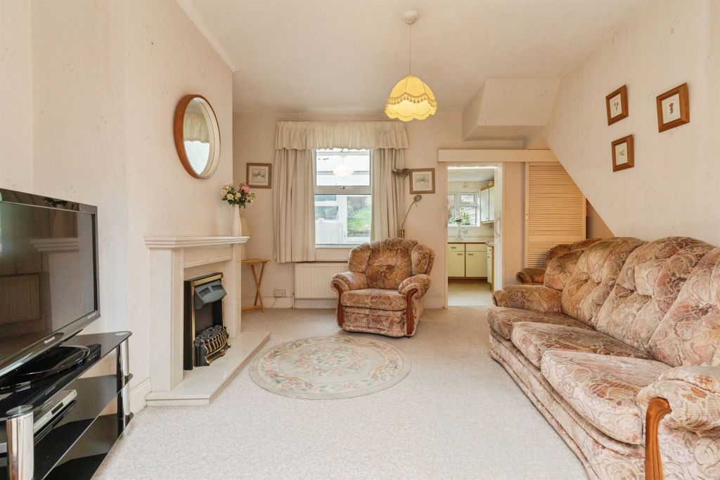 Property photo 3 of 18