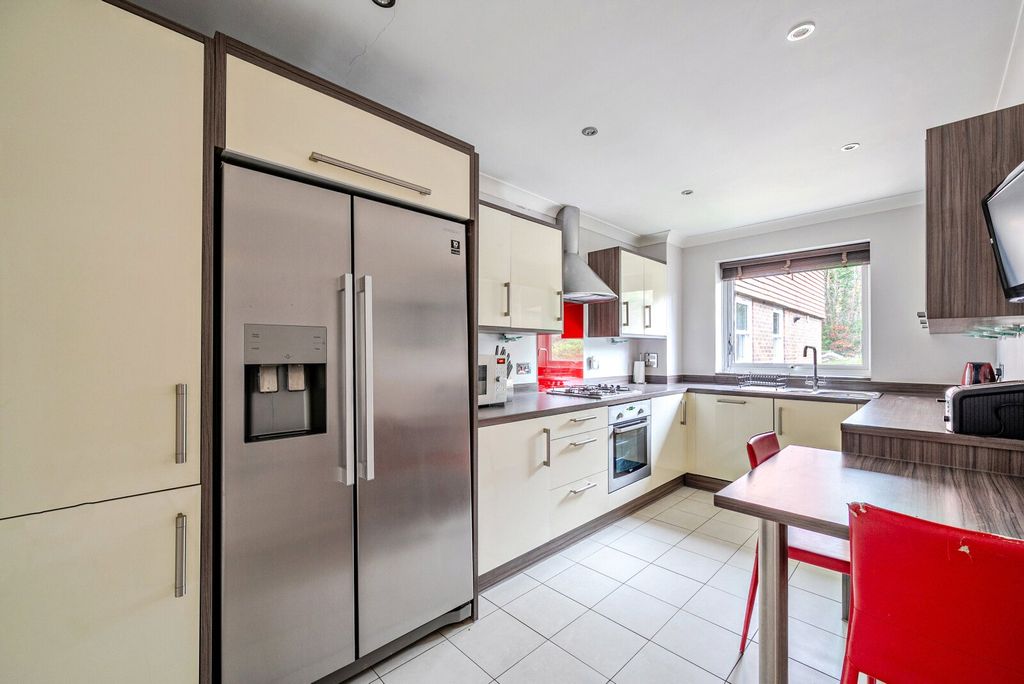 Property photo 2 of 12 1387257-15-69381B...