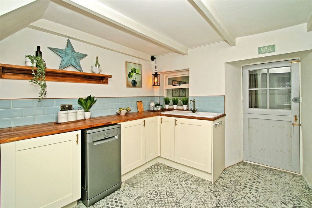 Property photo 3 of 9 Picture No. 28