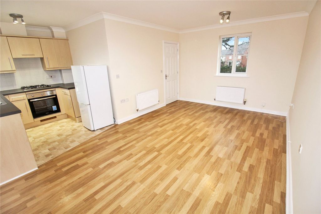 Property photo 2 of 6 Picture No. 12