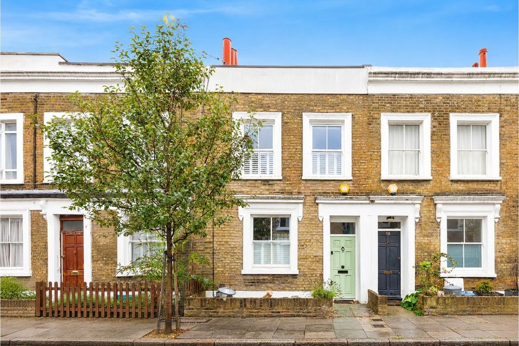 Property photo 1 of 34