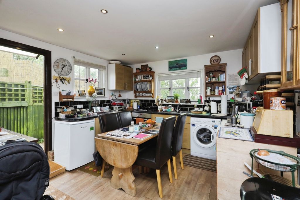 Property photo 3 of 24 Pbox-Img.Jpg