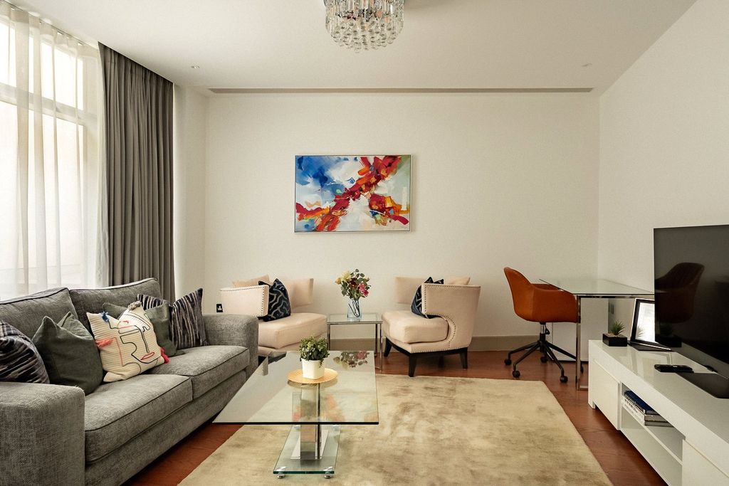 Property photo 2 of 16 Living Room