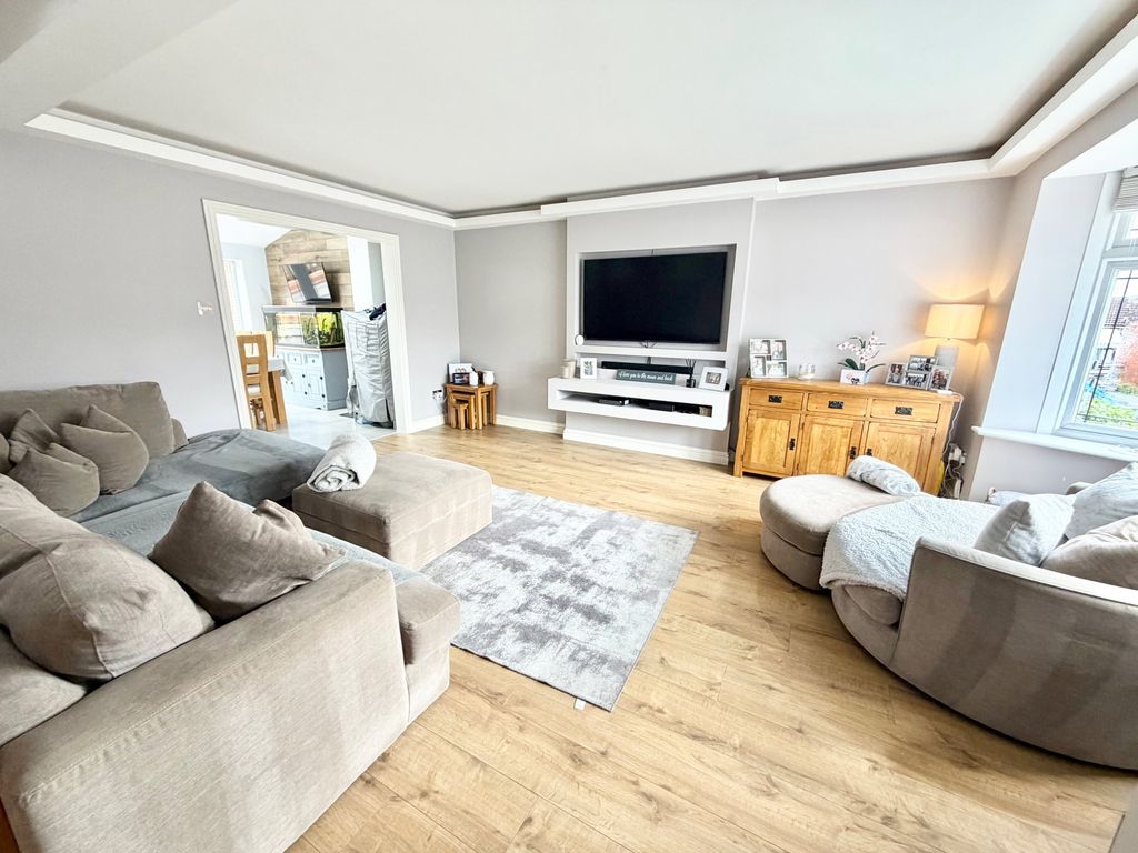 Property photo 3 of 33